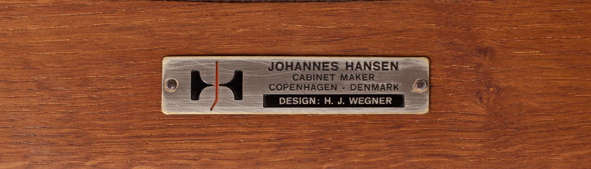 KARMSTOL, Hans J Wegner. "JH-713", Johannes Hansen Möbelsnedkeri, Danmark, 1960-tal.