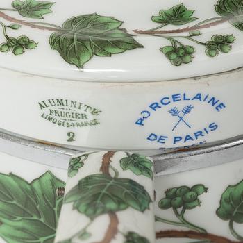 Service, 63 pieces, porcelain, Porcelaine de Paris, Limoges, France.