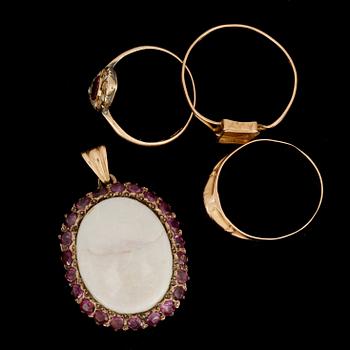 PARTI GULD, 4 delar, 18k och 14k guld. Bla Se, Karlskrona, 1924. Totalvikt ca 9,6g.