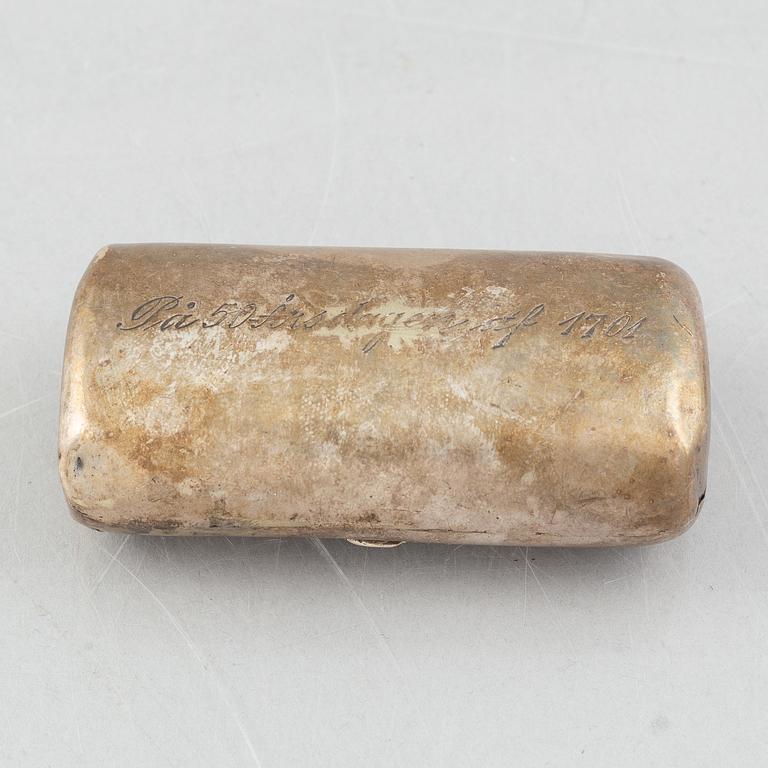Snusdosa samt hjärtformad dosa, ostämplade, Skandinavien 1700-1800-tal.