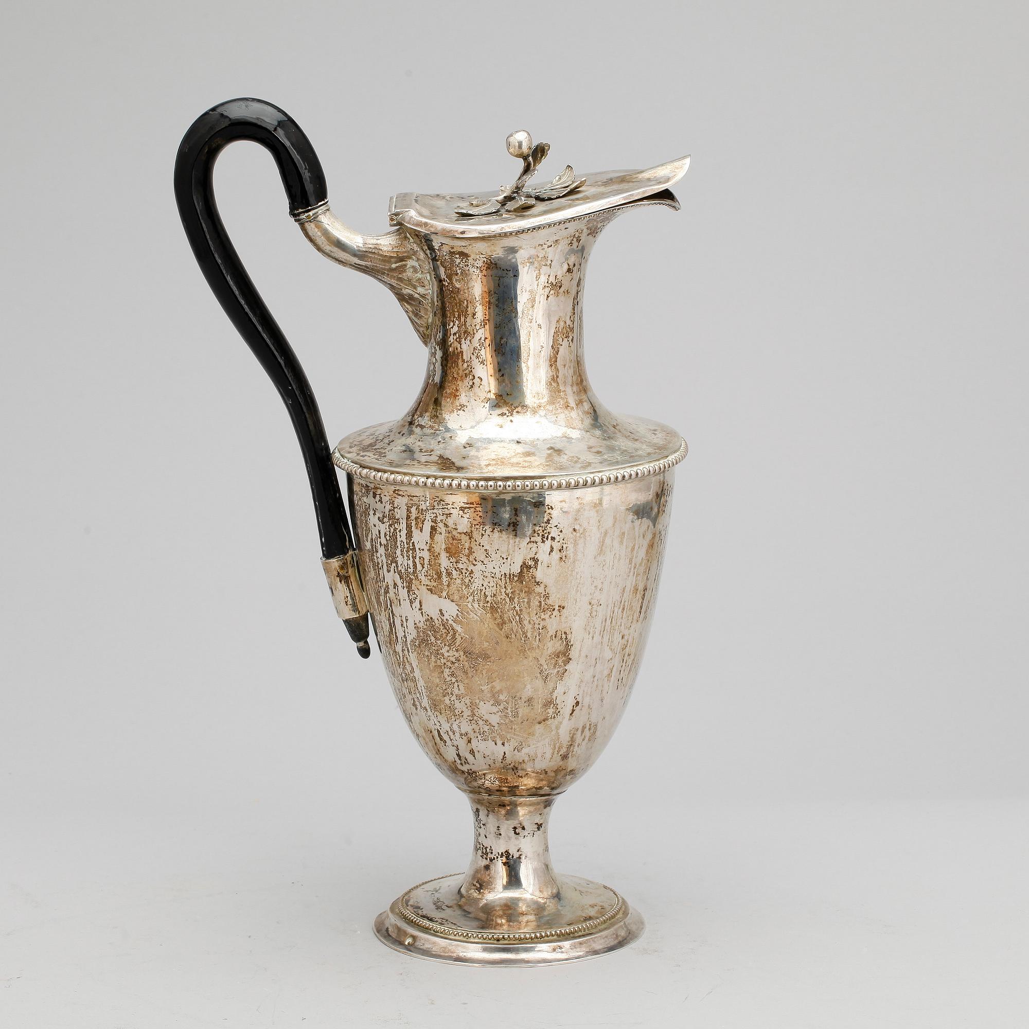 KAFFEKANNA, silver, otydlig mästarstämpel, Wien 1792. Vikt ca 957 gram.