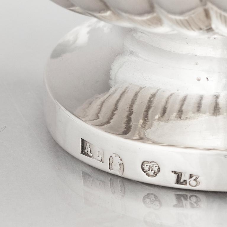 Anders Lundqvist, geléskålar, ett par samt ställning, delvis förgyllt silver, Stockholm 1817. Empire.
