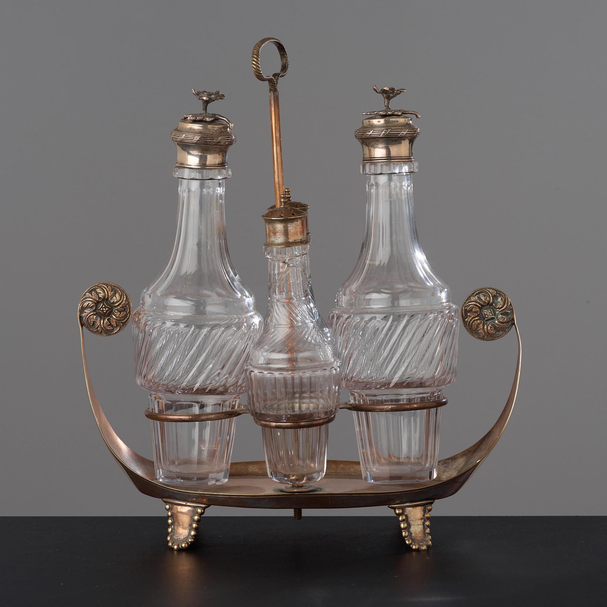 BORDSSURTOUT, sengustaviansk, 1800-talets början.