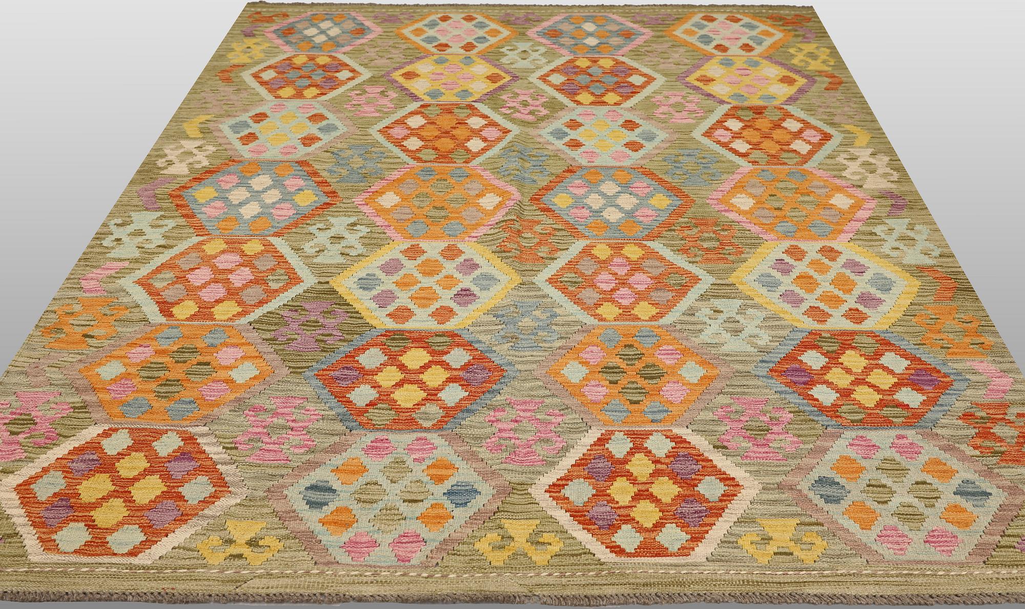 A Kilim rug, approx. 258 x 190 cm.