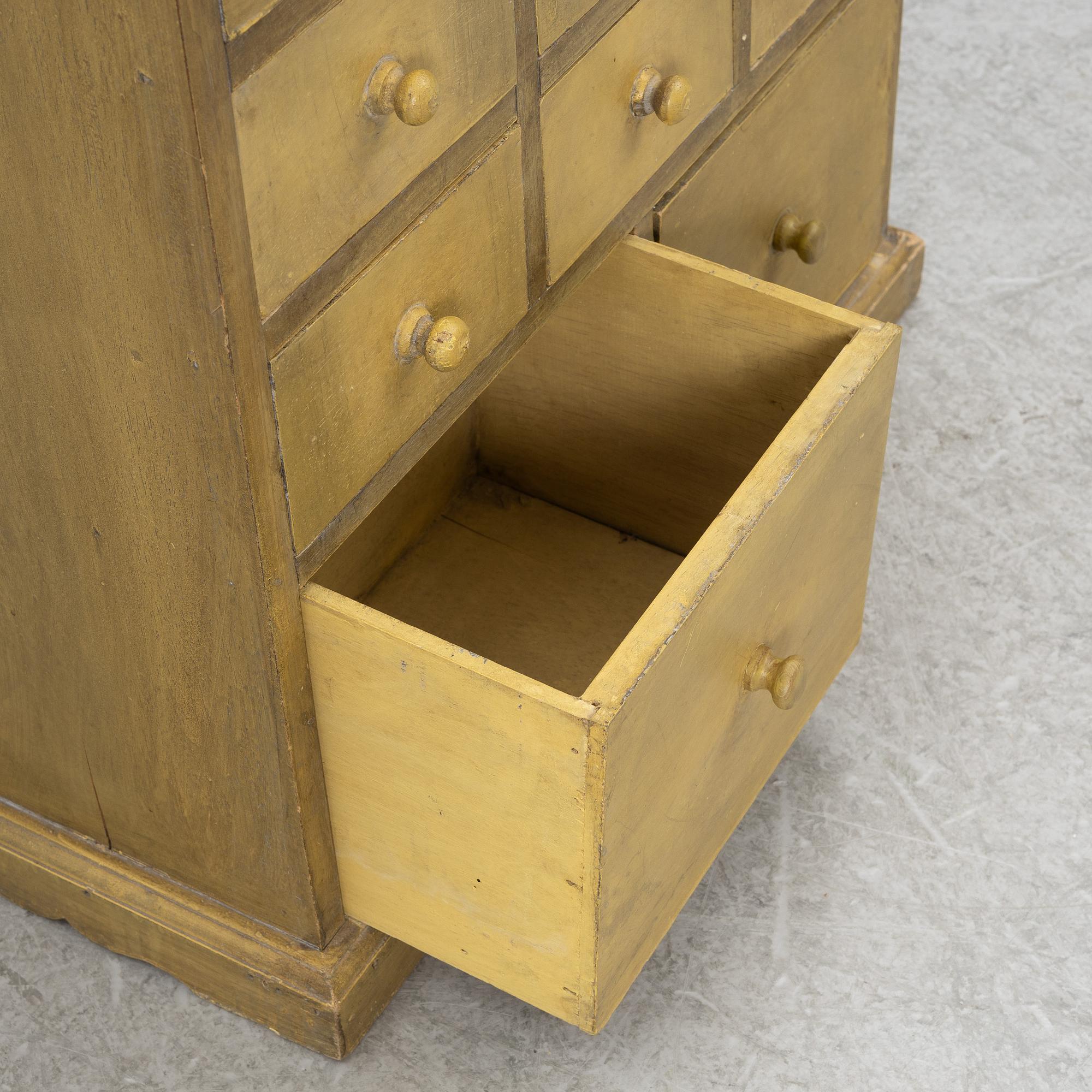 Spice cabinet/drawer, contemporary.