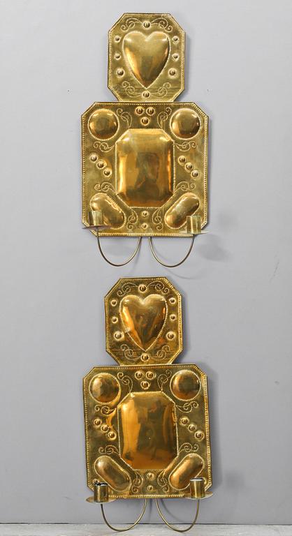 LJUSPLÅTAR, ett par, mässingsplåt, barockstil, 1900-talets första hälft.