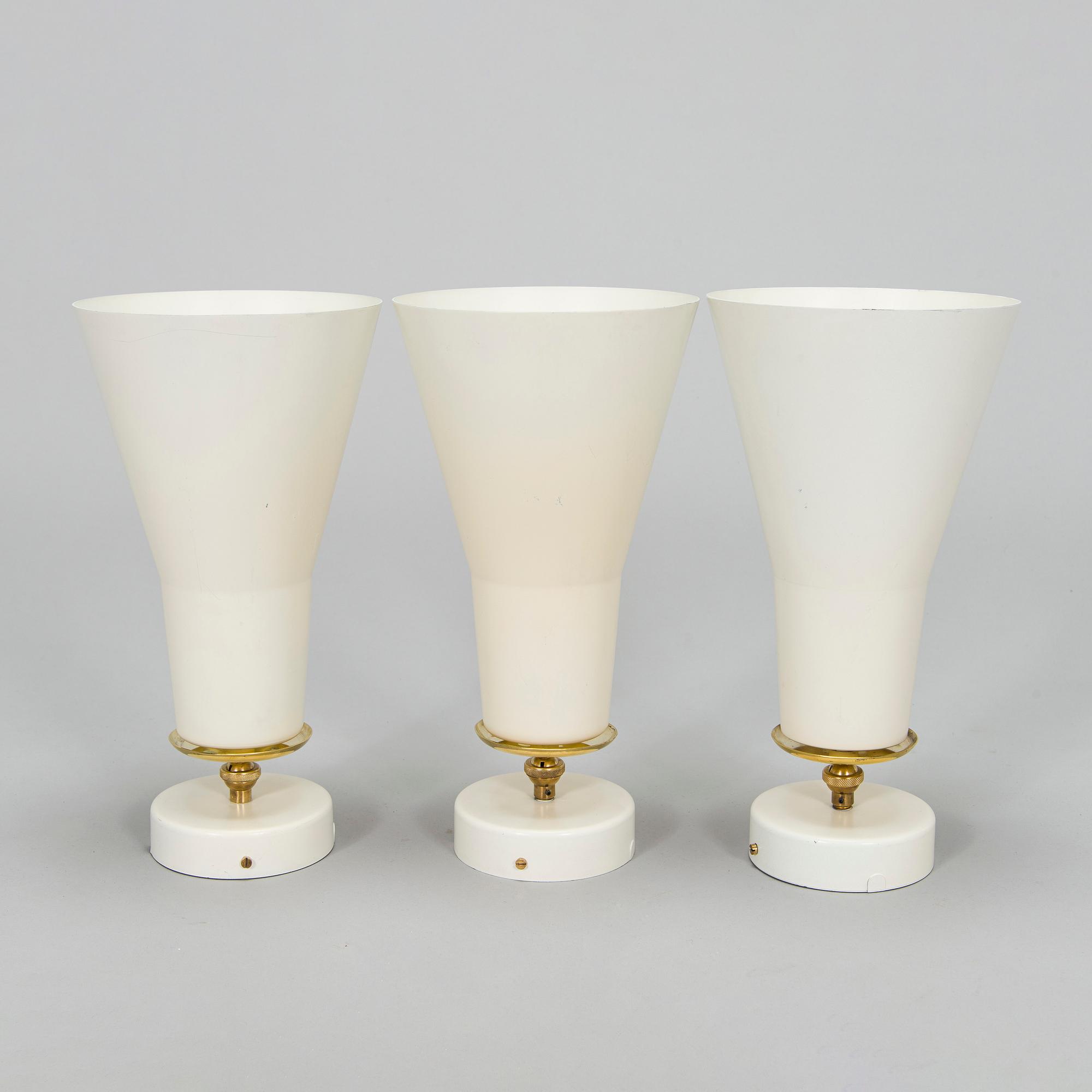 Lisa Johansson-Pape, kohdevalaisimia, 3 kpl, malli 13-005, Stockmann Orno 1900-luvun puoliväli.