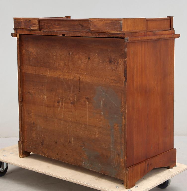 BYRÅ, sengustaviansk, 1800-talets första hälft.