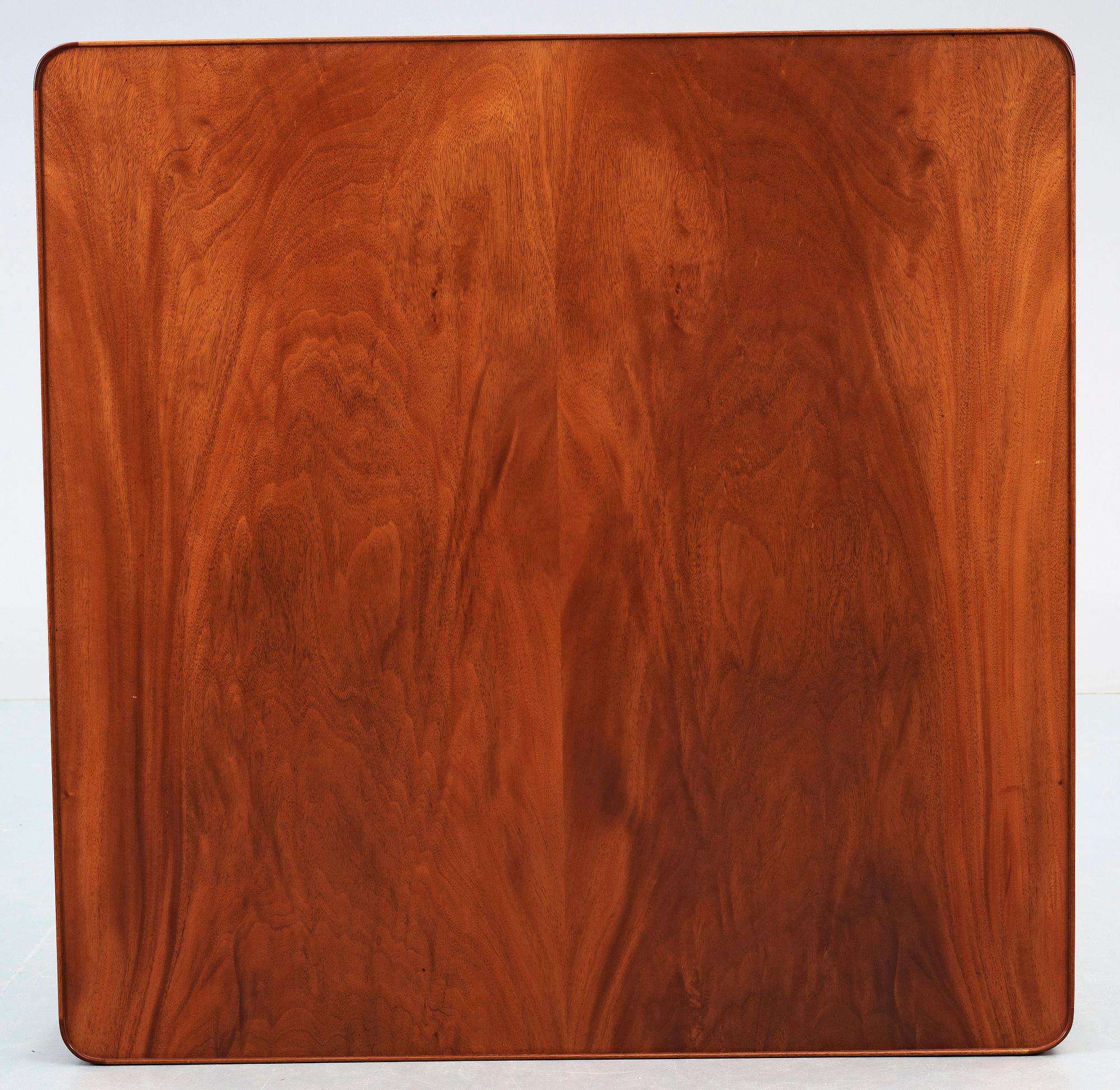 SOFFBORD, "Diplomat", Josef Frank, Firma Svenskt Tenn. Modell 2073.