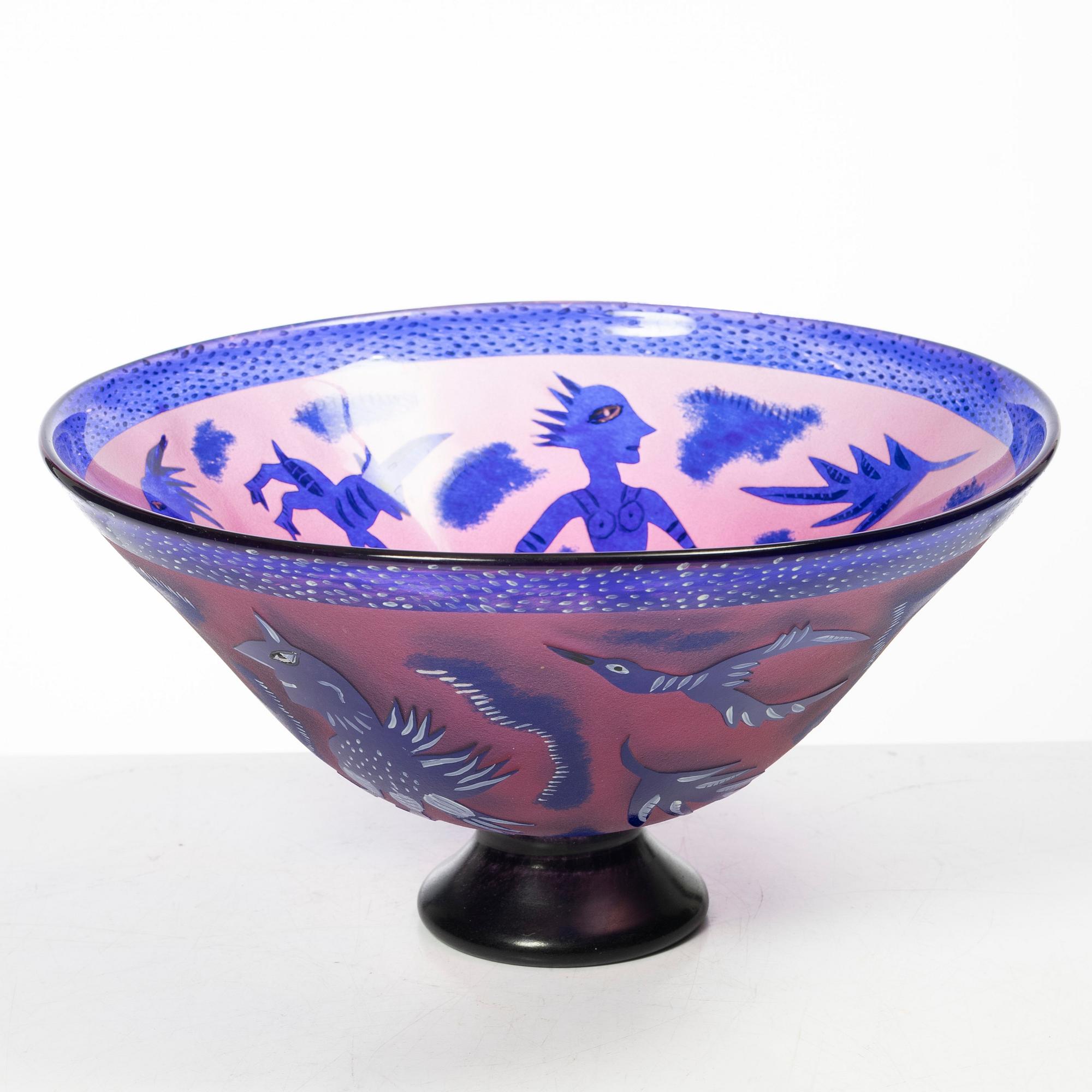 Ulrica Hydman-Vallien, a glass bowl, Kosta Boda.