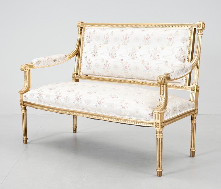 SALONGSGRUPP, 8 delar, gustaviansk stil, 1800-talets slut.
