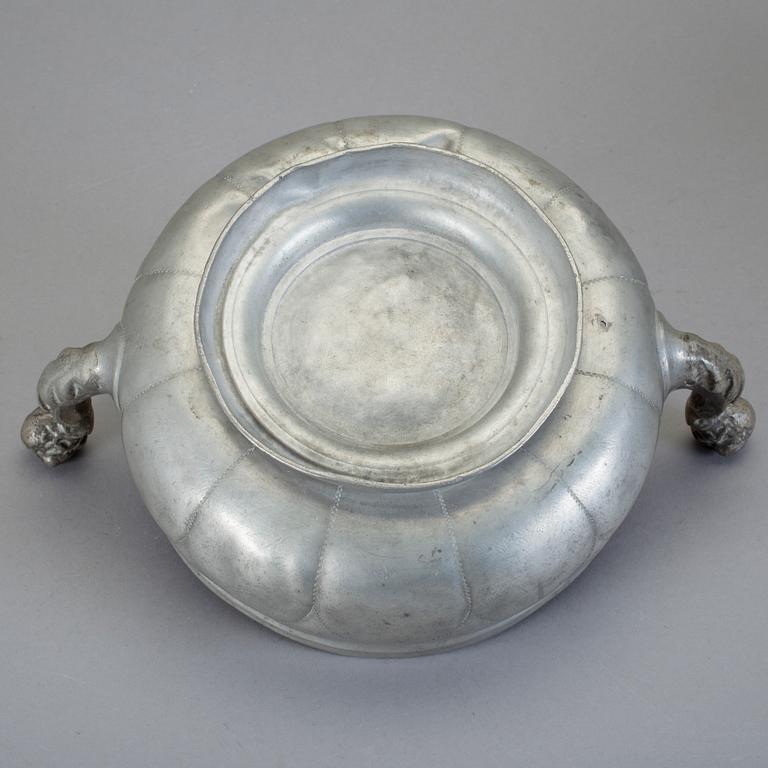 KALLSKÅL, tenn, Sverige, 1766. Otydlig mästar- och stadsstämpel.