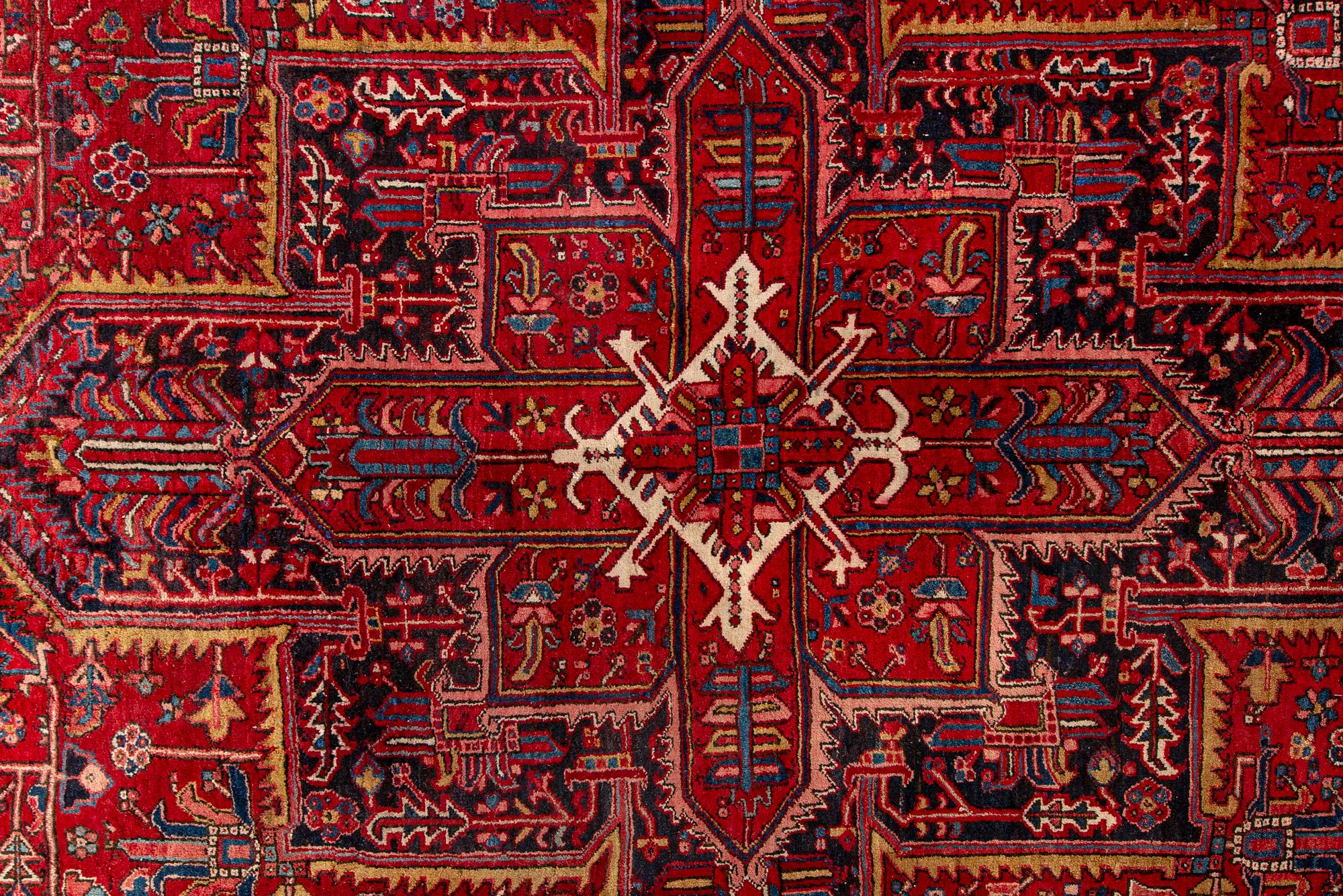 A semiantique Heris carpet 404x290 cm.