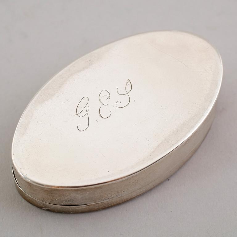 DOSA, silver, Stockholm 1816. Vikt ca 83 gram.