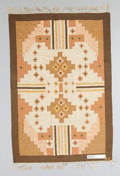 MATTA, rölakan, monogram MS. 205 x 136 cm.