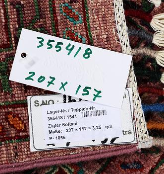 A rug, Zeigler Ariana, c. 206 x 155 cm.