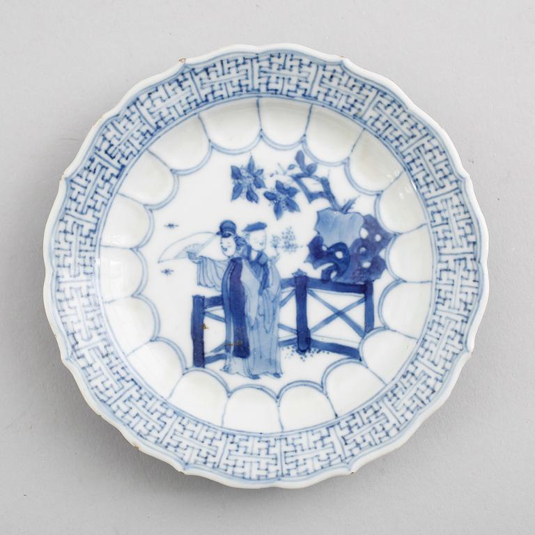 SAMLING KINESISKT PORSLIN, 5 delar, Kangxi 1662-1722.