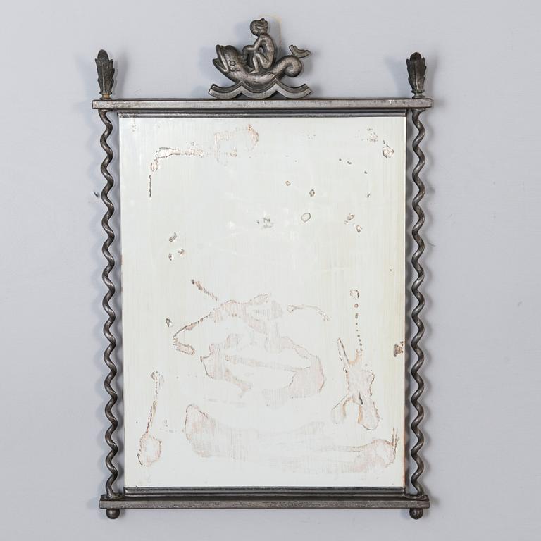 A 1930s Art Deco mirror, probably Taidetakomo Hakkarainen.