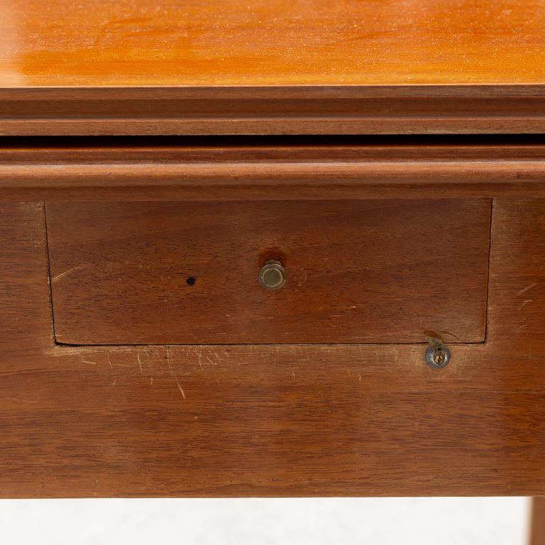 A late Gustavian card table, from around the year 1800.
