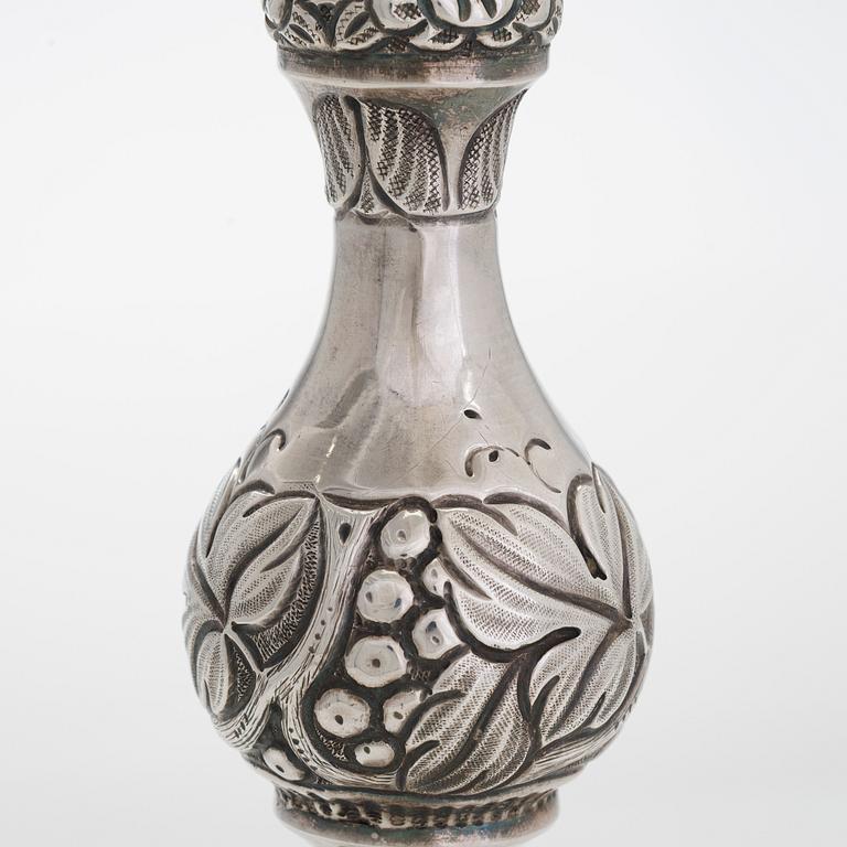 Ljusstakar, ett par, silver, Warszawa, 1880-90-tal, oidentifierad kyrillisk mästarstämpel FG.