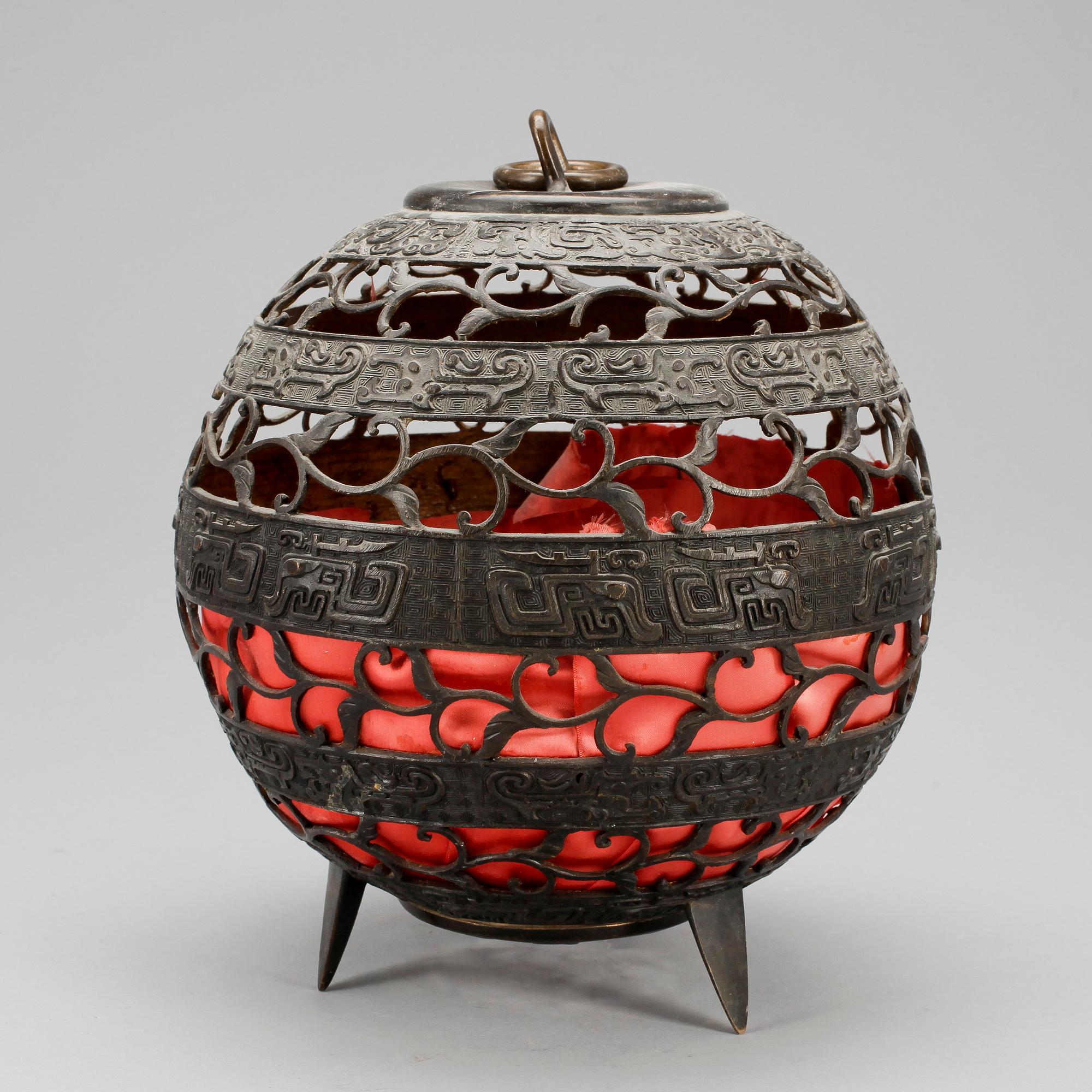 LYKTA, Kina, 1900-talets början.