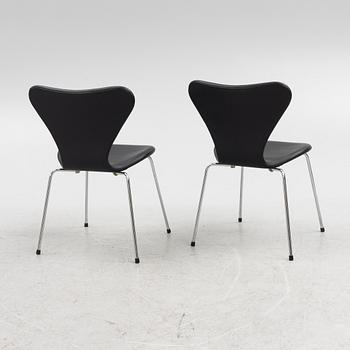 Arne Jacobsen, six "Seven" chairs, Fritz Hansen, Denmark.