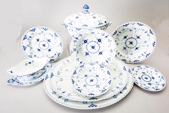 SERVIS, helblonde, 52+1 delar, Musselmalet, Royal Copenhagen.