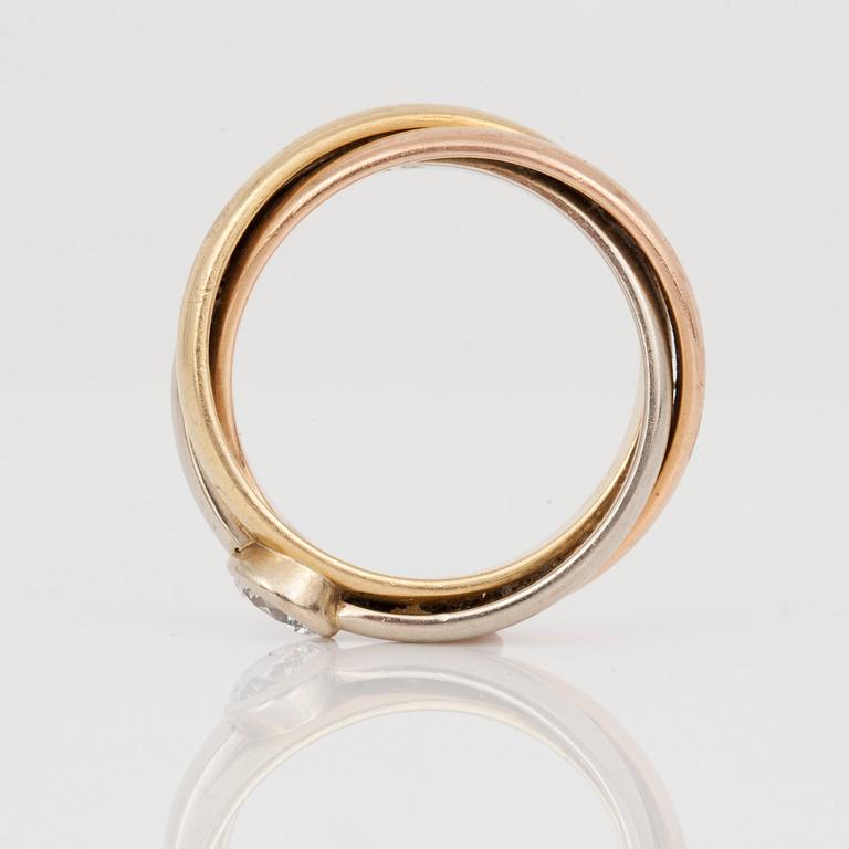 RING, trefärgad 18K guld med briljantslipad diamant, ca 0,40 ct, "Trinity", Cartier. Total vikt ca 6,82 g.