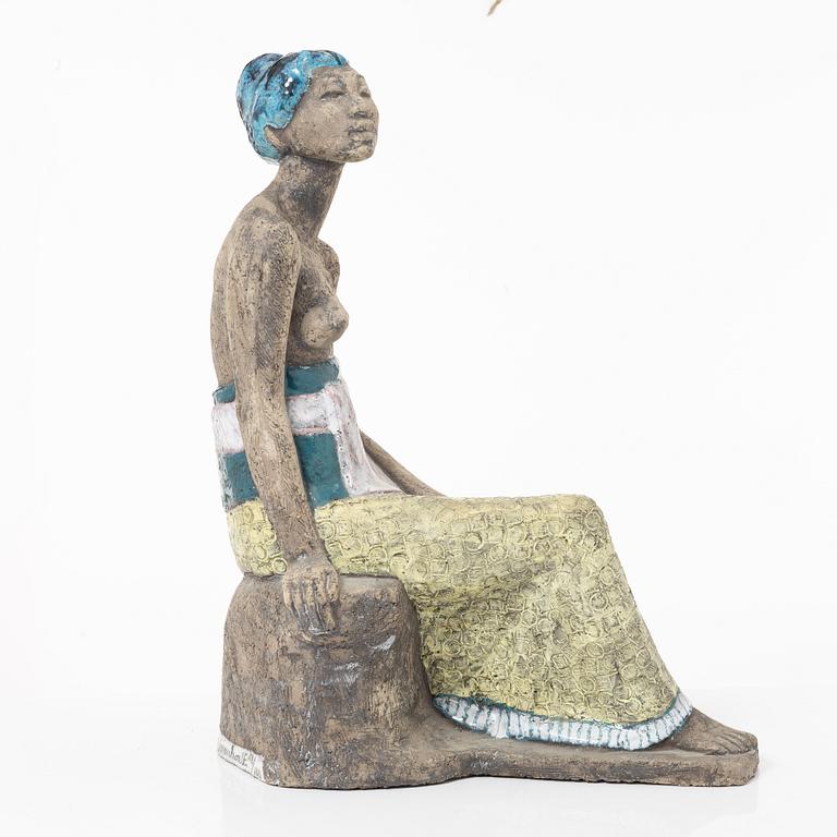 Mari Simmulson, skulptur, "Sittande balinesiska", modell 4294, Upsala-Ekeby, 1957.