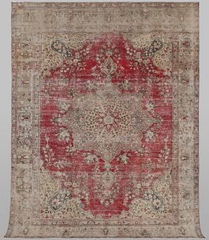 A carpet, Persian, Vintage Design, ca 335 x 240 cm.