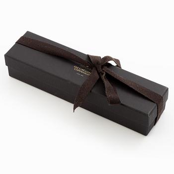 Ole Lynggaard, armband, "Shooting stars bracelet"18K guld med bland annat pärla, korall och stjärnmönster med briljantslipade diamanter.