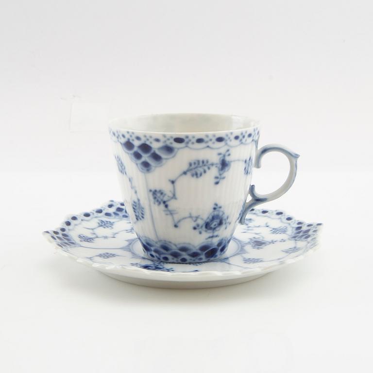 Service "Musselmalet" 15 pcs Royal Copenhagen Denmark late 20th century.