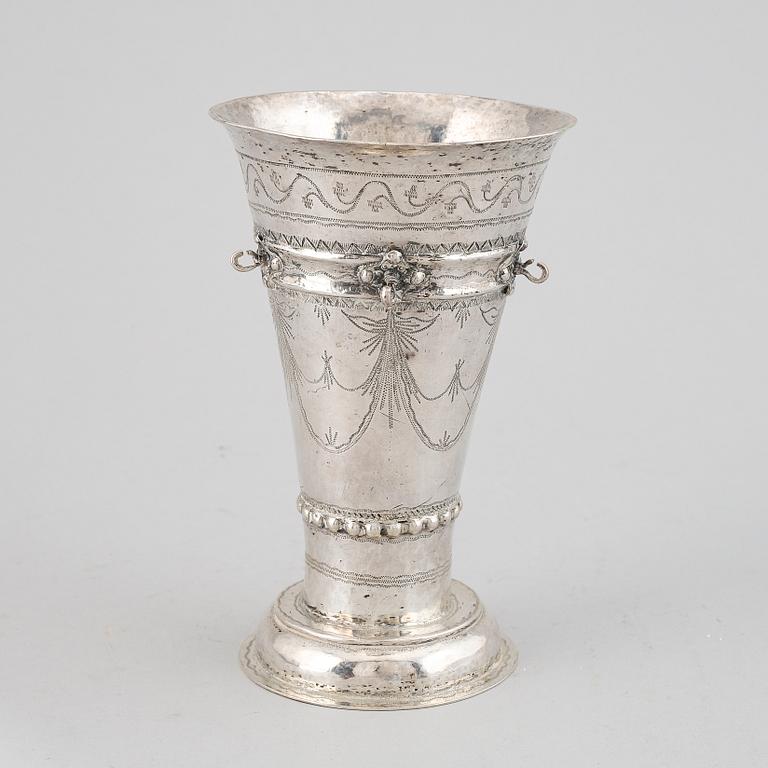 A Norwegian 19th century silver beaker, mark possibly of Christopher Desingthun, Bergen 1842.