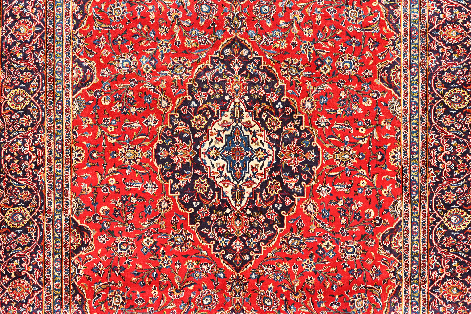 Matta, Keshan, ca 430 x 302 cm.