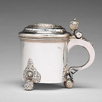 182. A Swedish 18th century parcel-gilt silver tankard, mark of Olof Lind, Mariestad (1752-1767 (1770)).