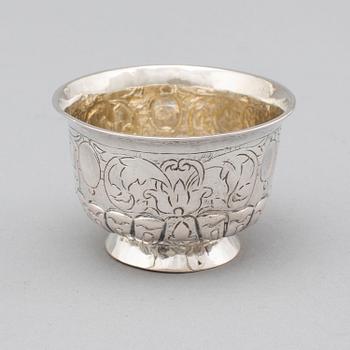 A Russian 18th century silver charka, unidentified makers mark, MOscow 1745.