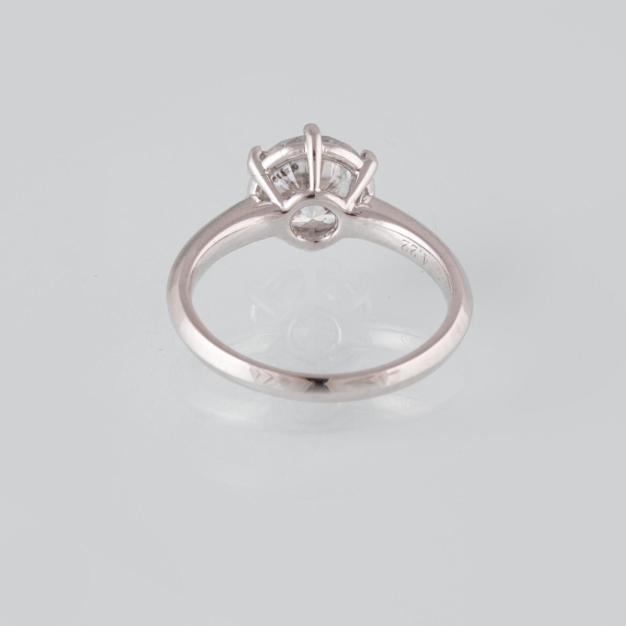 RING, 18K vitguld med briljantslipad diamant ca 2.01 ct. Vikt 3,5 gram.