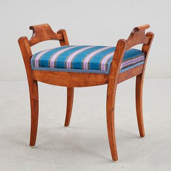 TABURETT, Karl Johan, 1800-talets första hälft.