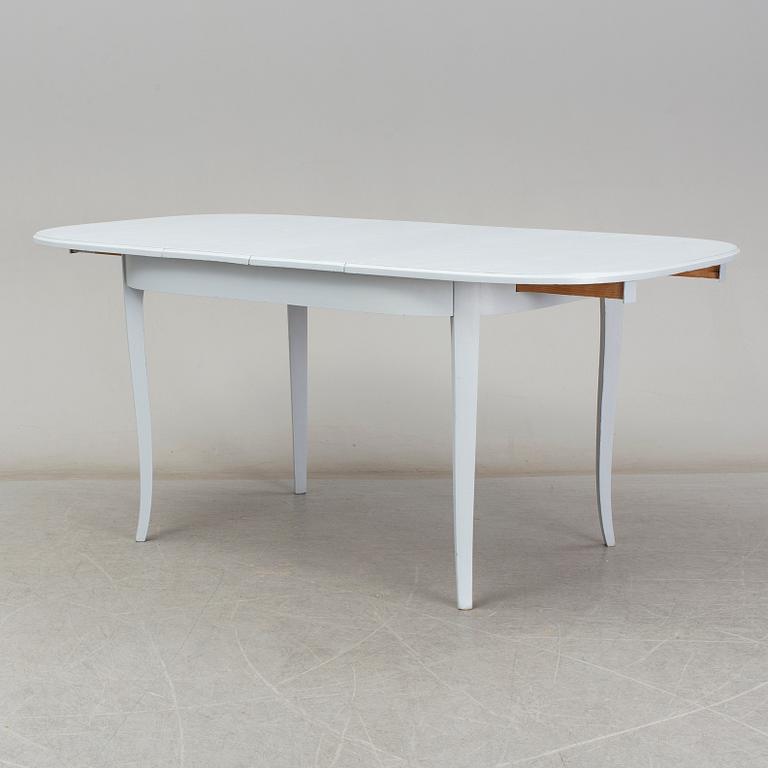 A first half of the 20th century dining table.