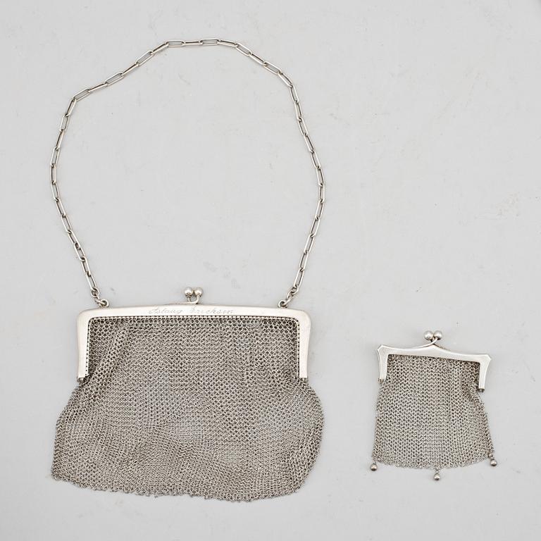 AFTONVÄSKA SAMT BÖRS, silver, 1900-talets första hälft. Totalvikt: 177 gram.