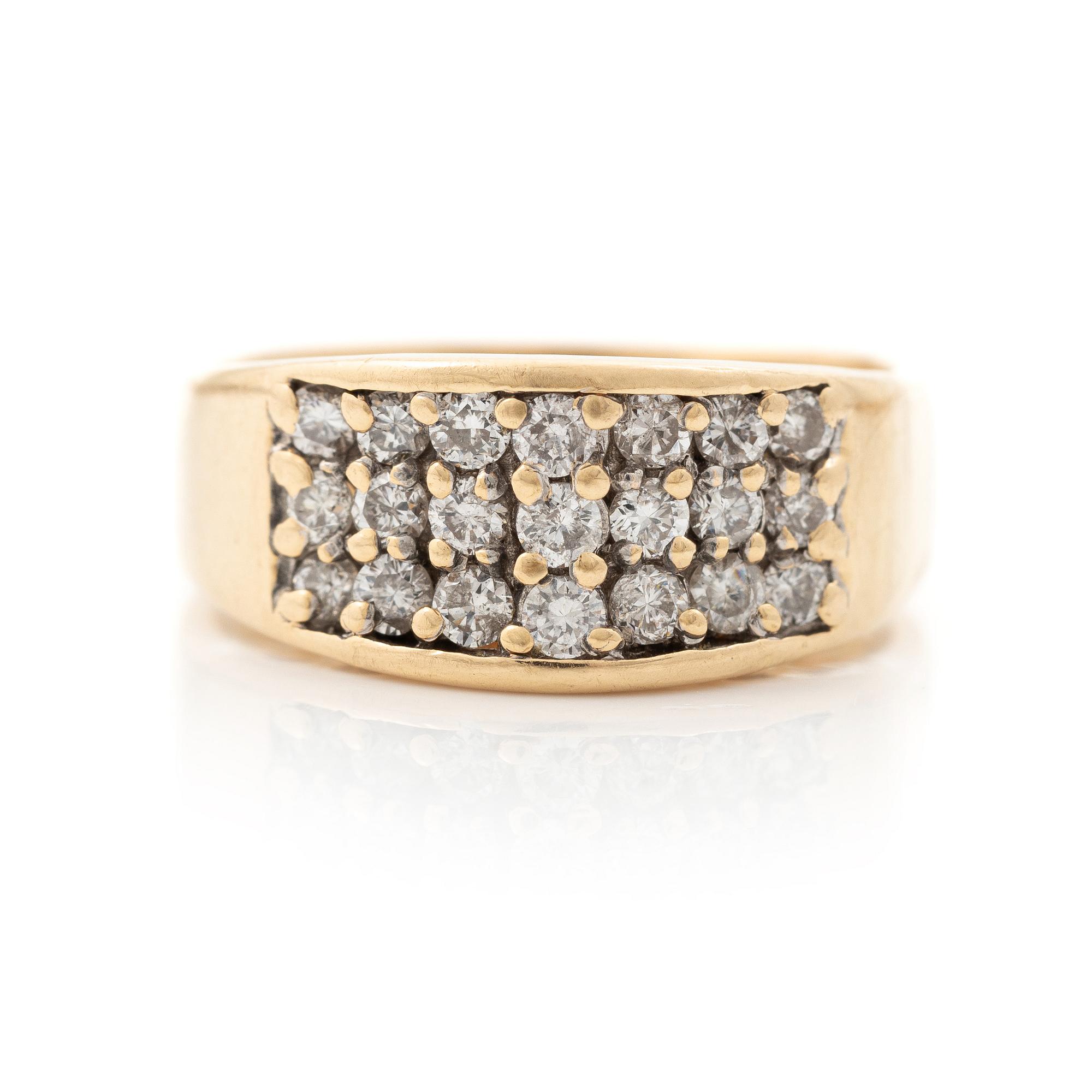 Ring, 18K white gold with brilliant-cut diamonds.