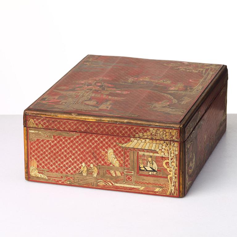 A red lacquered box with cover, Qing dynasty, 19th Century.