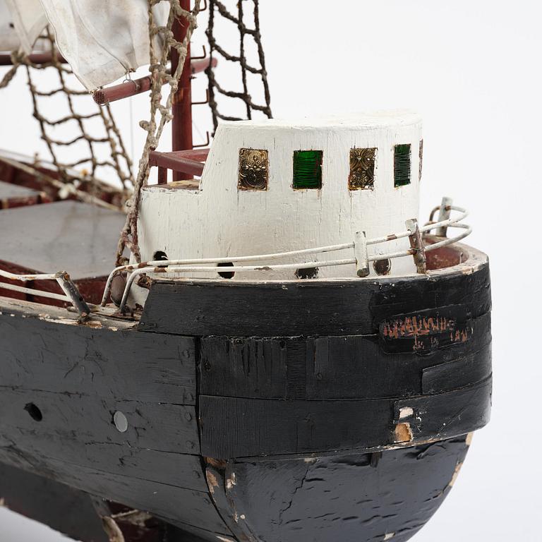 A modell of a ship from Brahestad, Finland, 19th century.
