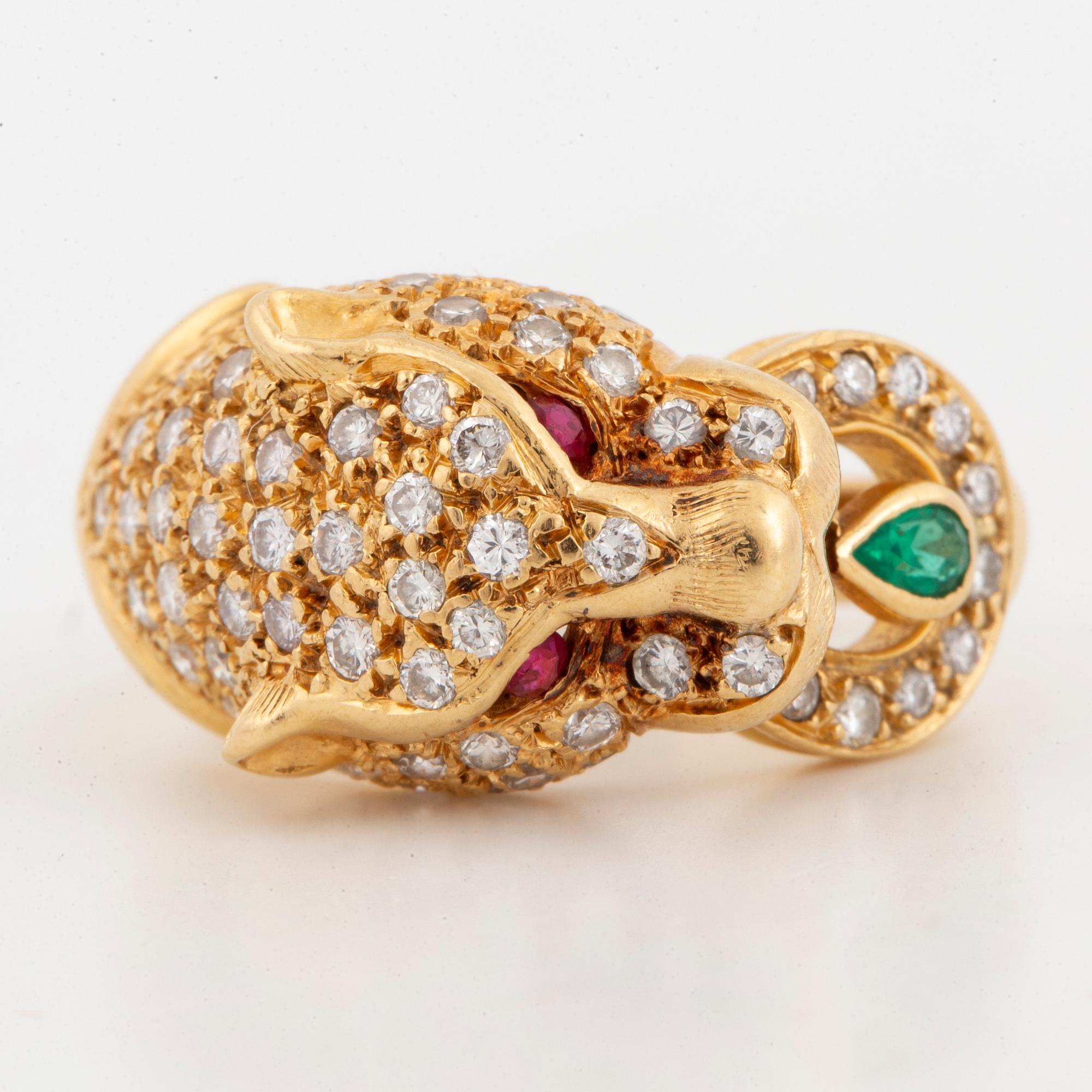 RING, 18K guld med diamanter, rubin och smaragd.