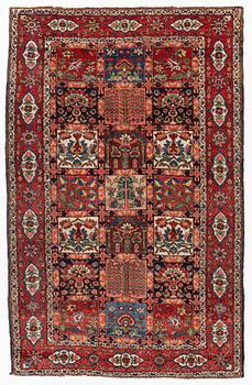 A semi-antique Bakthiari rug. c 210 x 134 cm.