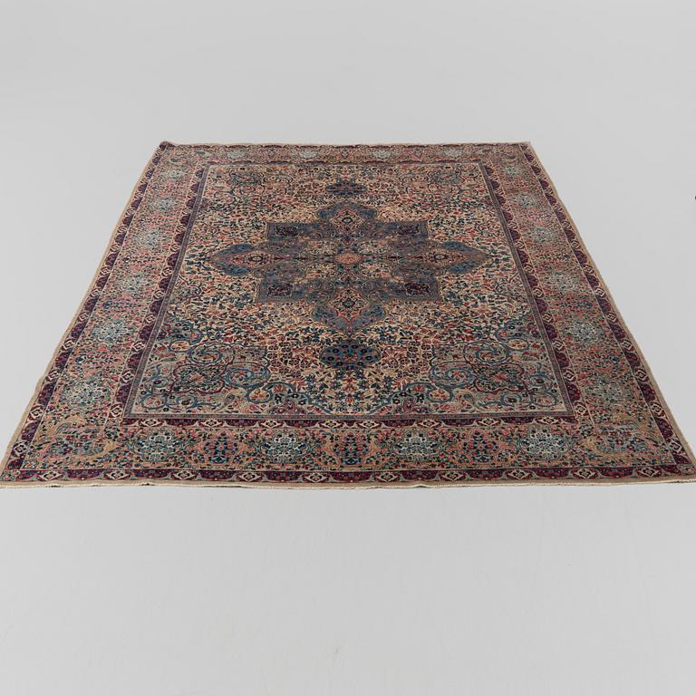 Rug, Kirman, figural, 297 x 217 cm, first half of the 20th century.