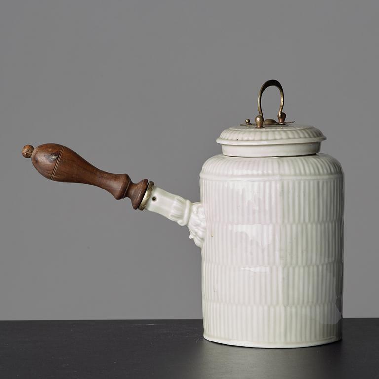 A Meissen chocholat pot with cover, 18th Century.