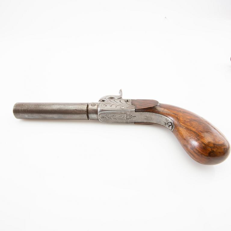 Pocket pistols two pieces, percussion lock, first half / mid 19th century.