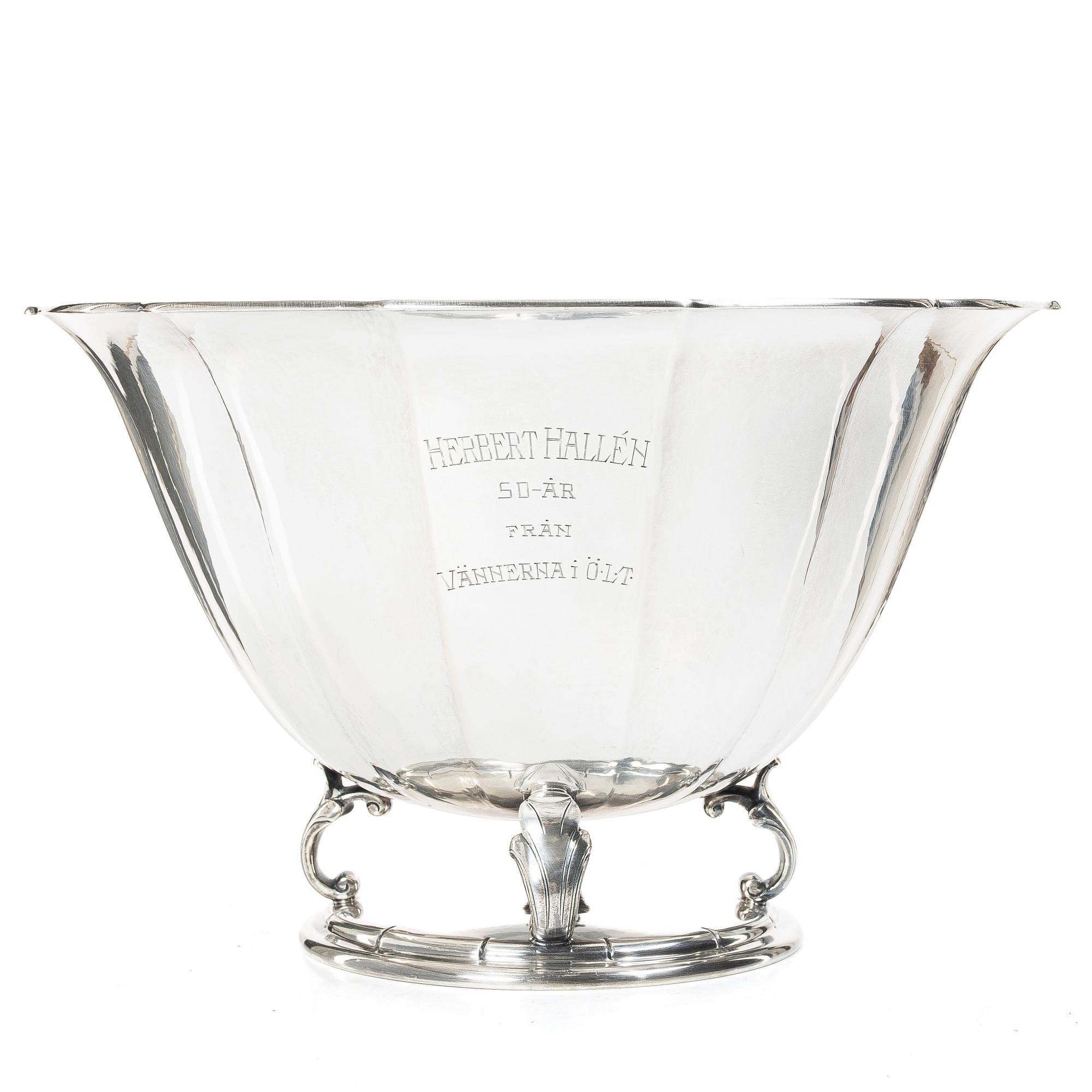 A silver bowl on foot, GAB, Stockholm, 1931.