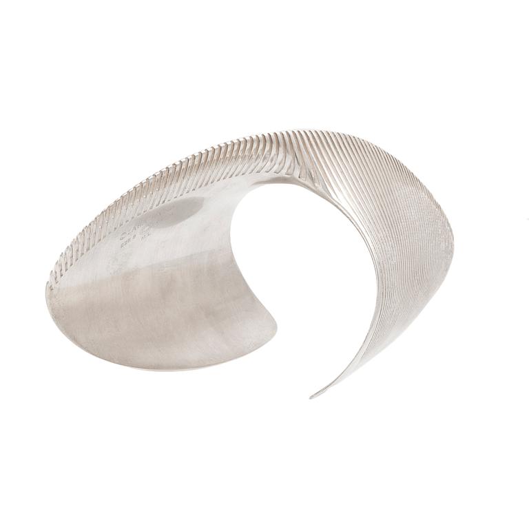 Zaha Hadid, bracelet "Lamellae Twisted Cuff", sterling silver, designed for Georg Jensen.